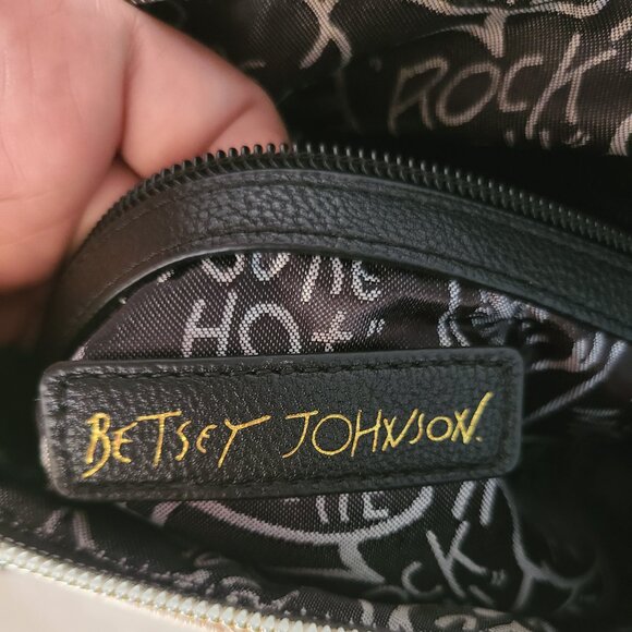 Betsy Johnson Quilted Heart Design Weekender Clutch Purse - Picture 9 of 12